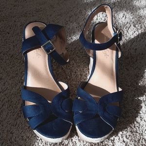 American Eagle Wedge Sandel